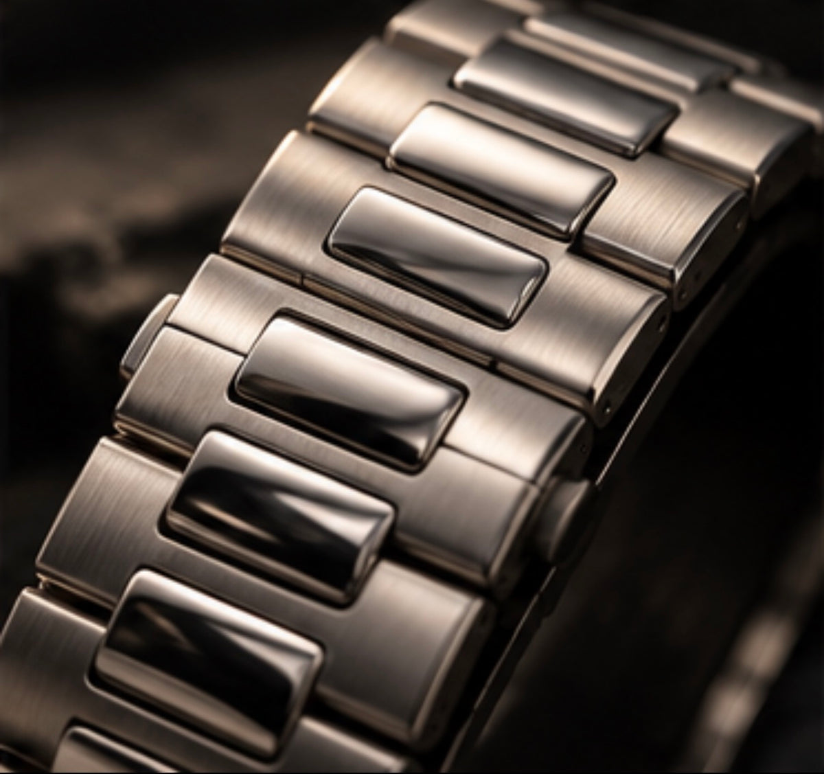 Bracelet métallique argenté d'une Seiko Mod Datejust