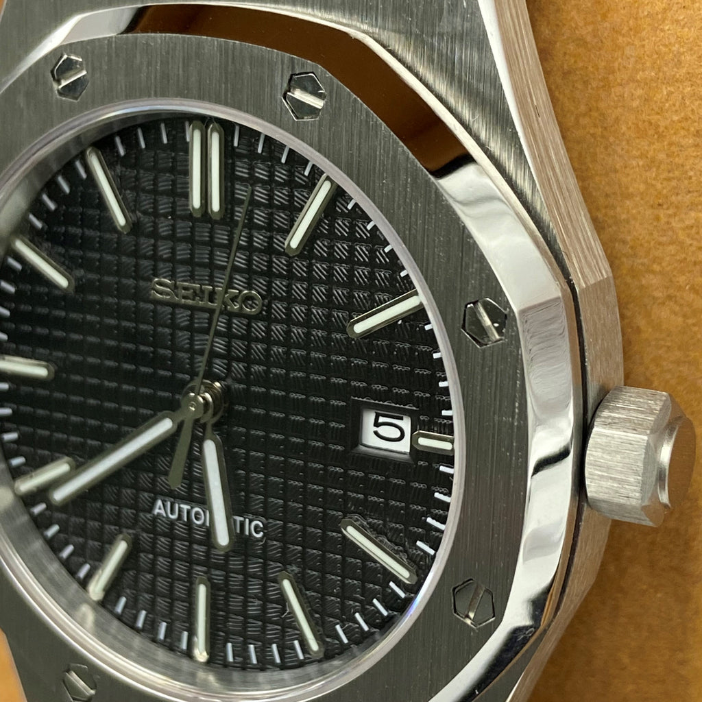     Seiko Mod noire automatique avec boîtier et bracelet intégré en acier